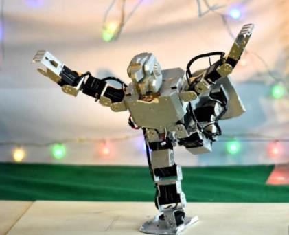 内蒙古高校自主研发移动机器人获科技成果转化项目支持